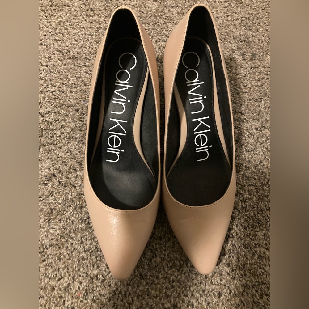 Beige Calvin Klein heels size 6.5